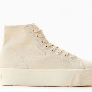 SUPERGA BEIGE PLATFORM SIZE 5